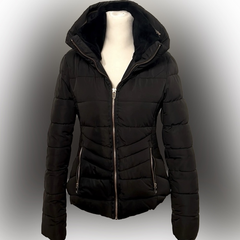 Zara Puffer Jacket XS with hood that comes out of zippered collar